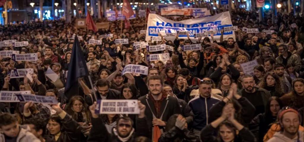 Thousands of Spanish rally in Barcelona against soaring rents Thousands of Spanish rally in Barcelona against soaring rents